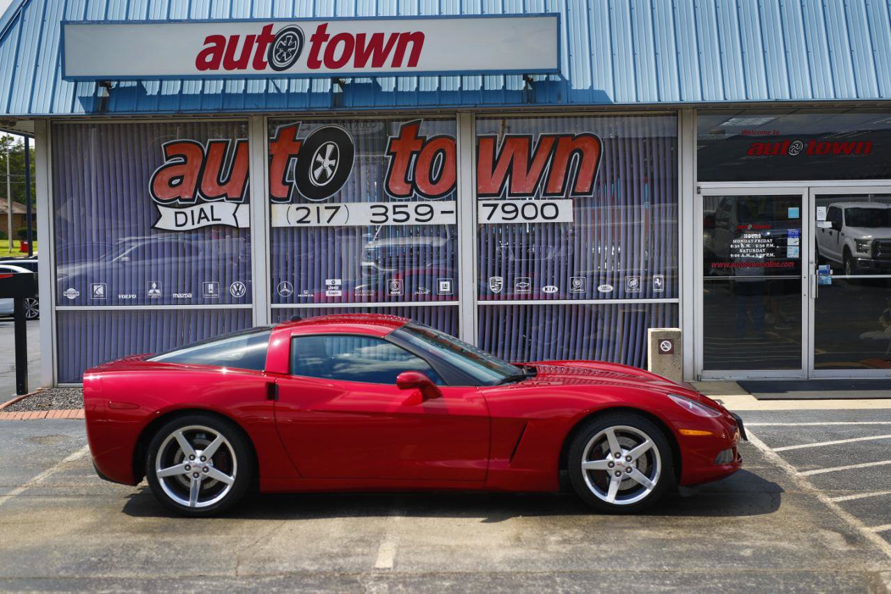Used 2005 Chevrolet Corvette Coupe w/ Preferred Equipment Group RWD image 16