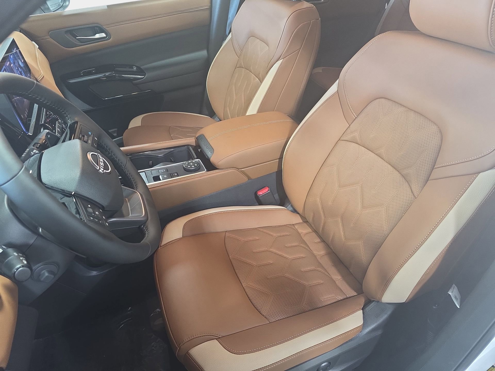 New 2026 Nissan Pathfinder Platinum image 15