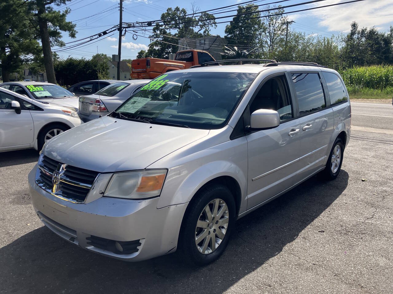 Used 2010 Dodge Grand Caravan SXT FWD image 3