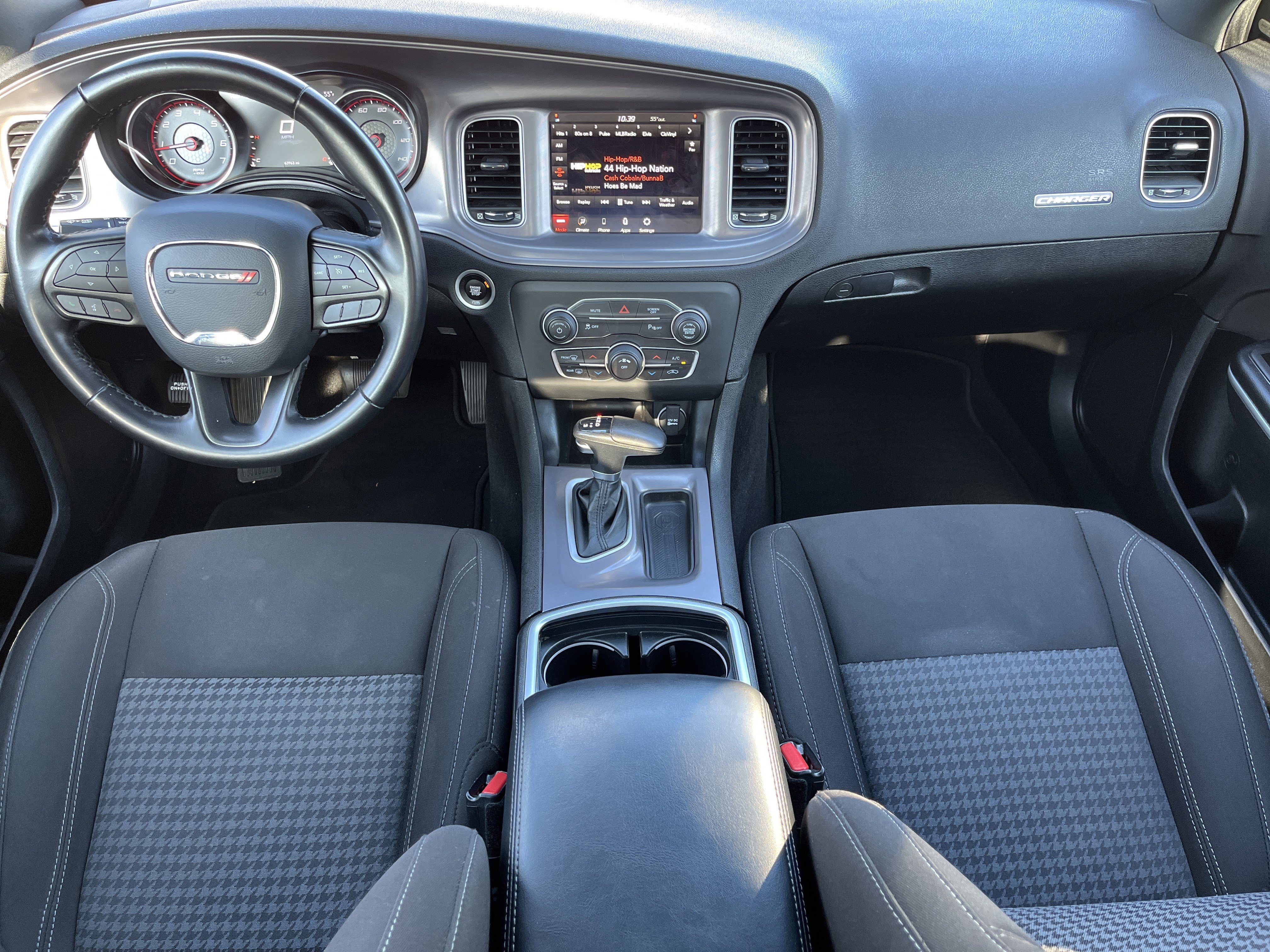 Used 2023 Dodge Charger SXT image 3