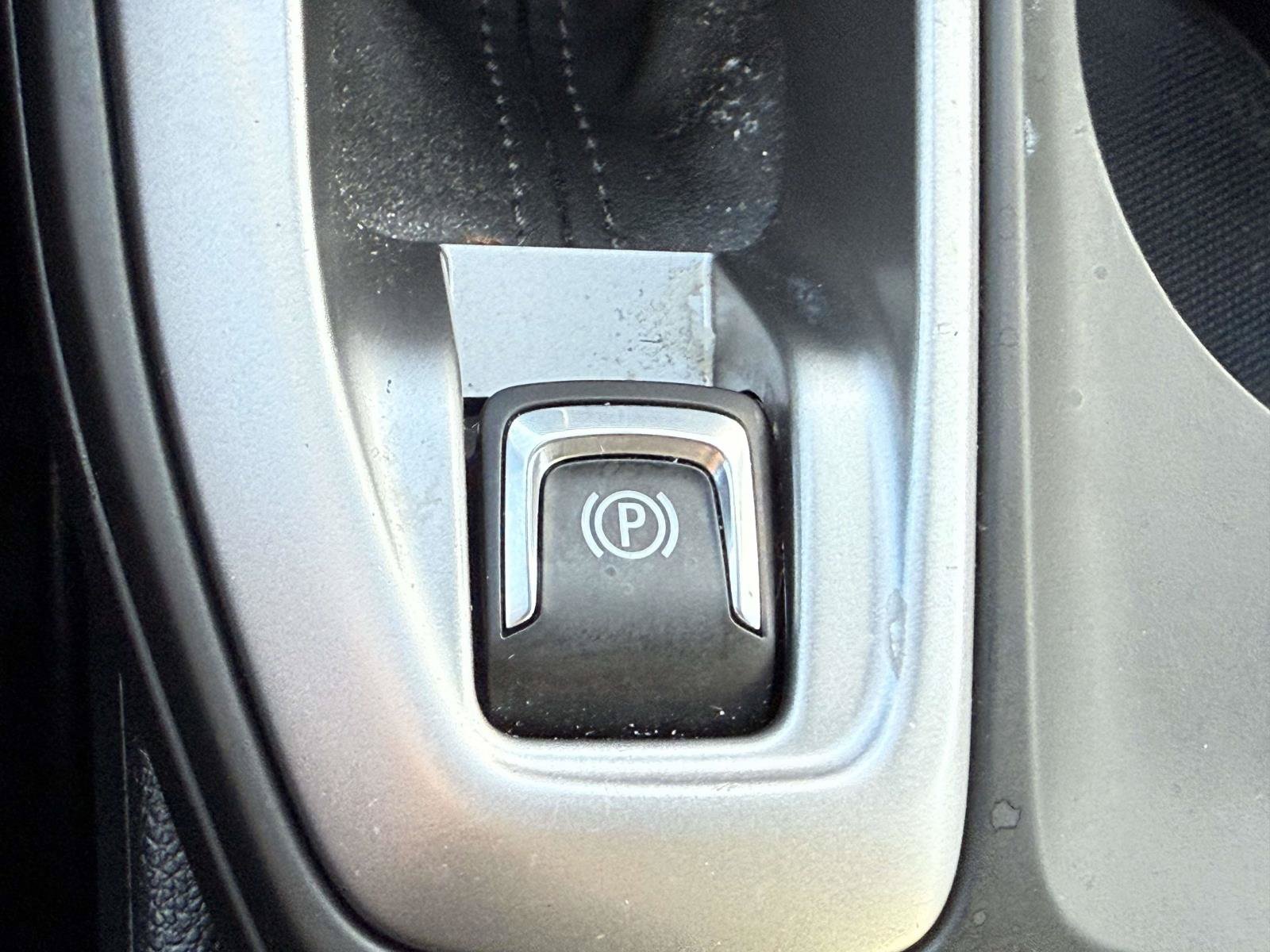 Used 2024 Chevrolet Trax LS w/ LS Convenience Package FWD image 27