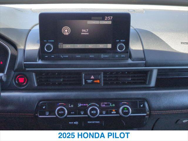 Certified 2025 Honda Pilot Sport image 17
