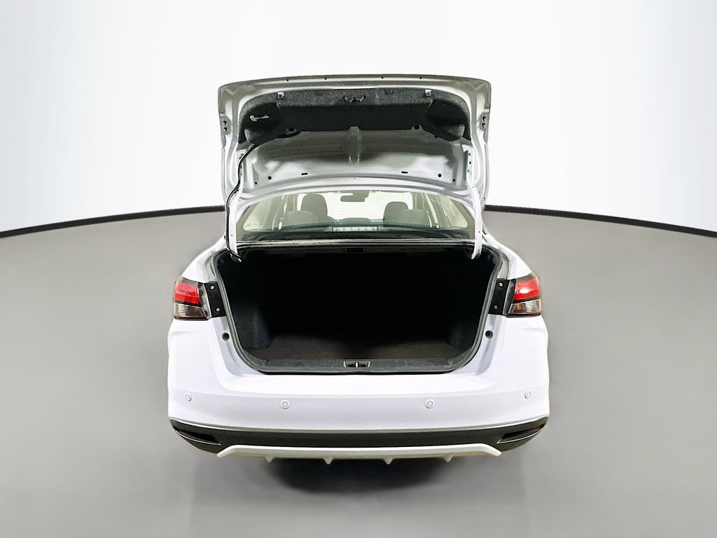 Used 2025 Nissan Versa SR FWD image 35