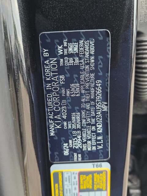 Certified 2025 Kia Soul LX FWD image 3