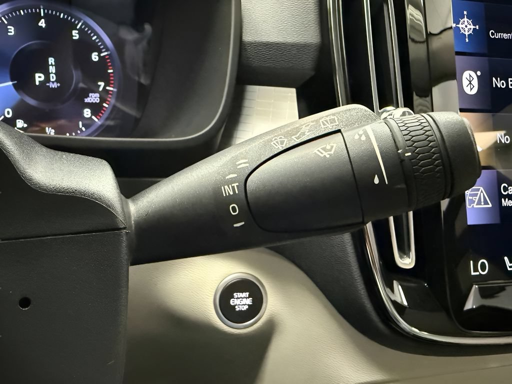 Used 2021 Volvo XC40 T5 Momentum w/ Premium Package AWD/4WD image 20