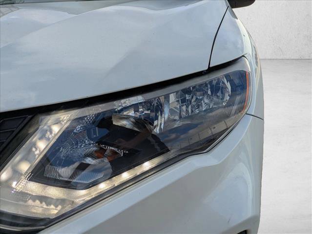 Used 2018 Nissan Rogue SV image 9