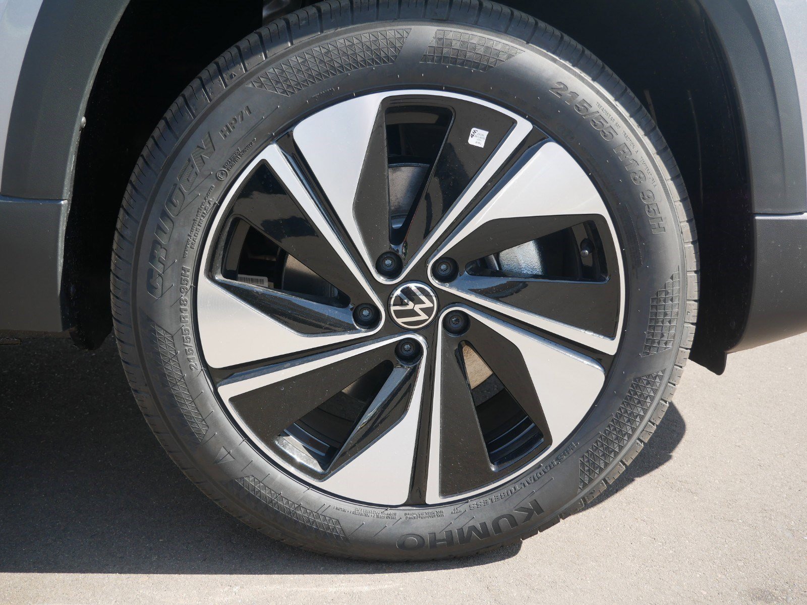 New 2026 Volkswagen Taos SE AWD/4WD image 5