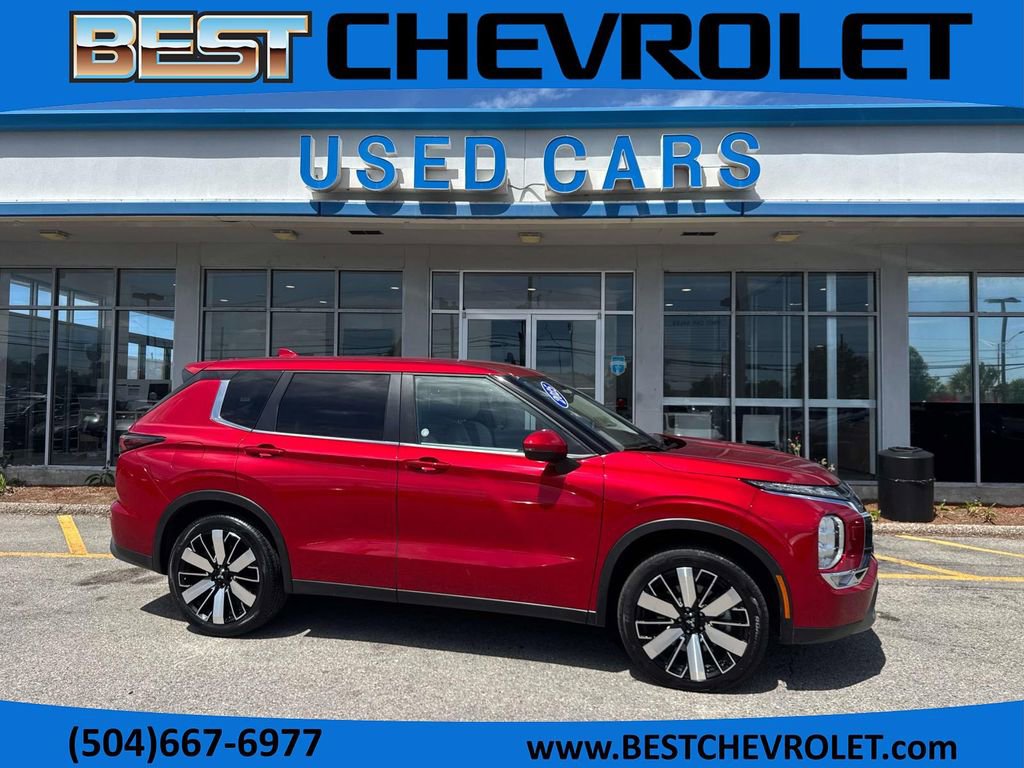 Used 2025 Mitsubishi Outlander SE image 1