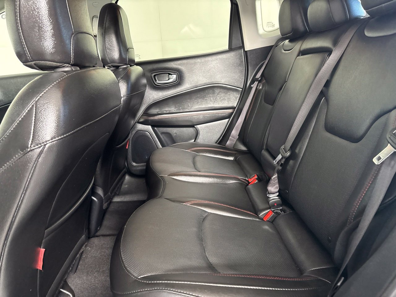 Used 2021 Jeep Compass Trailhawk w/ Sun and Sound Group AWD/4WD image 27