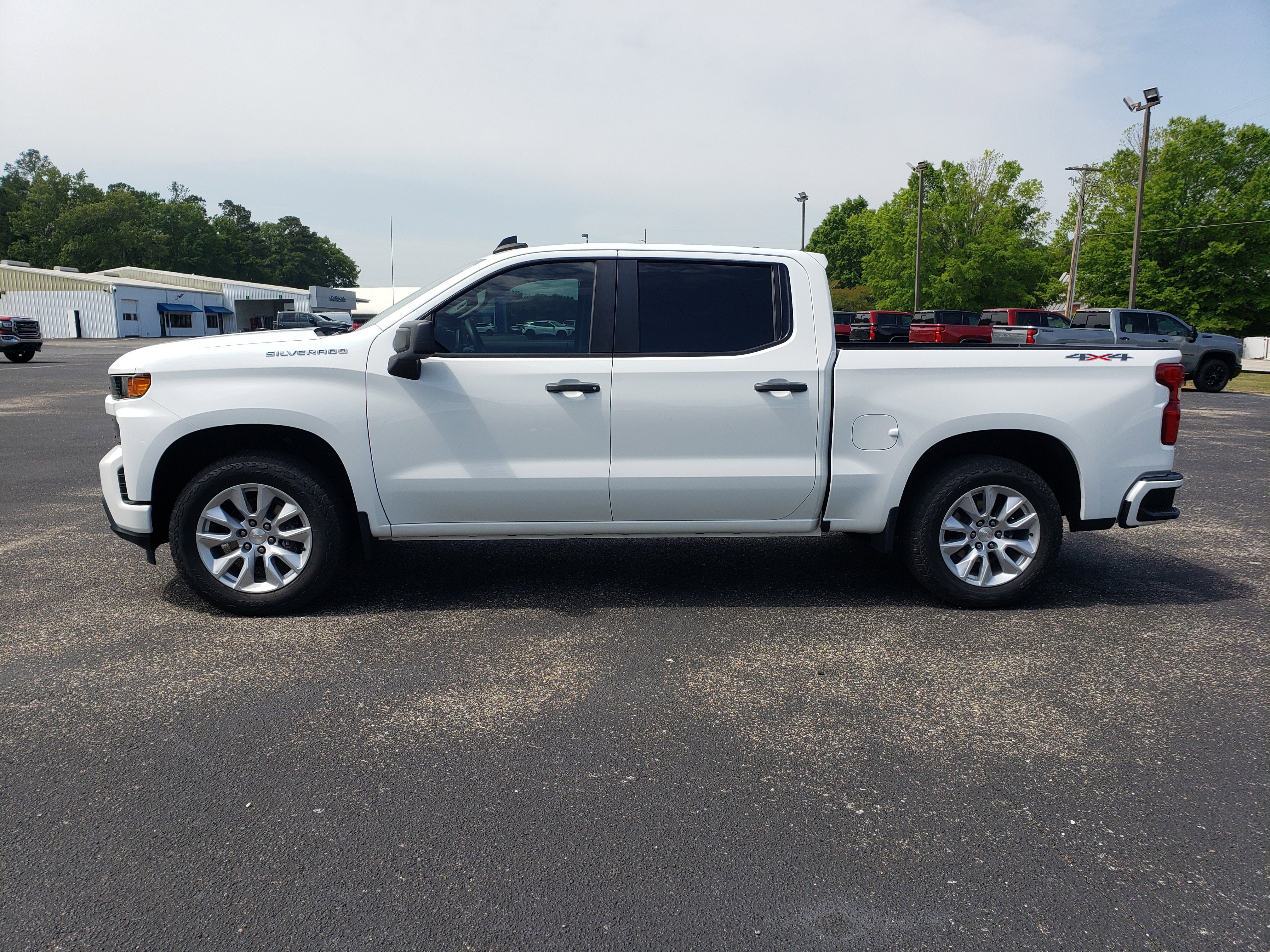 Used 2022 Chevrolet Silverado 1500 Custom w/ Safety Confidence Package AWD/4WD image 6