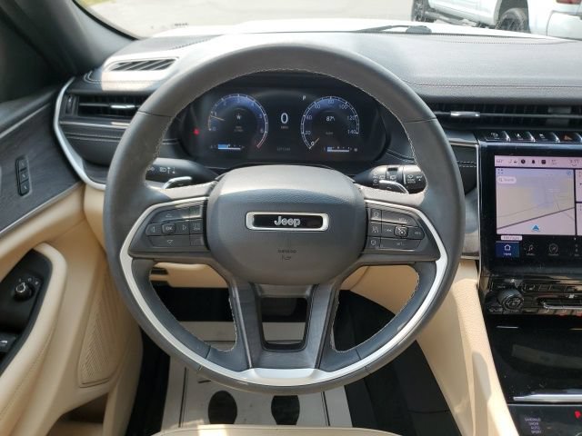 Used 2023 Jeep Grand Cherokee Limited AWD/4WD image 19