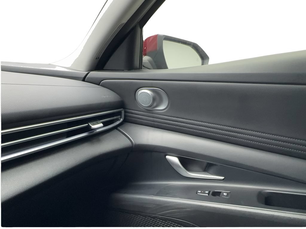 Used 2025 Hyundai Elantra SEL FWD image 46