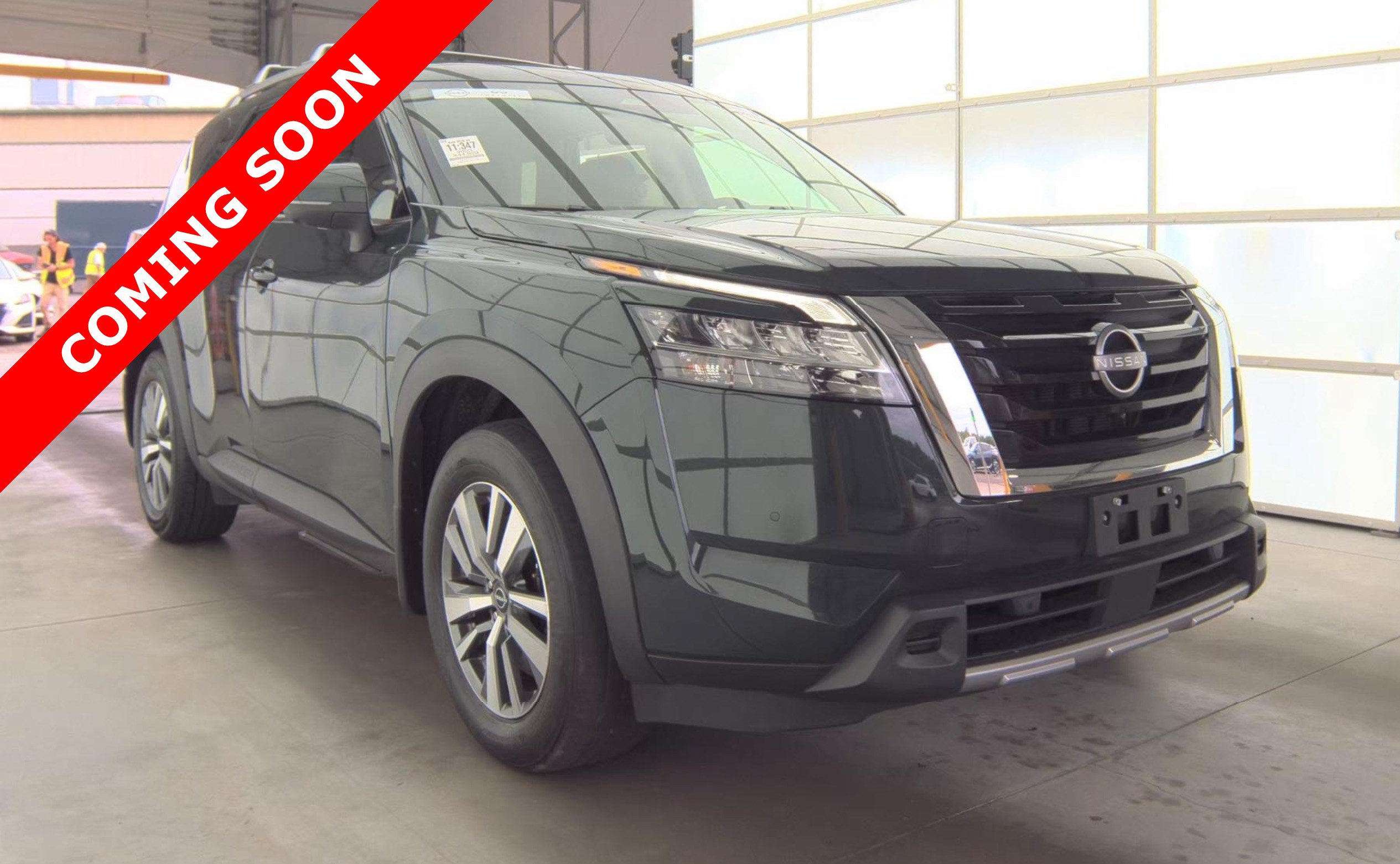Used 2023 Nissan Pathfinder SL AWD/4WD image 3