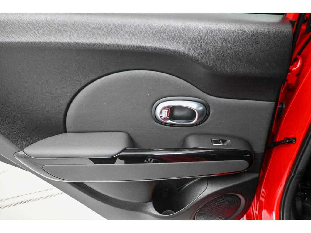 Used 2019 Kia Soul + image 20