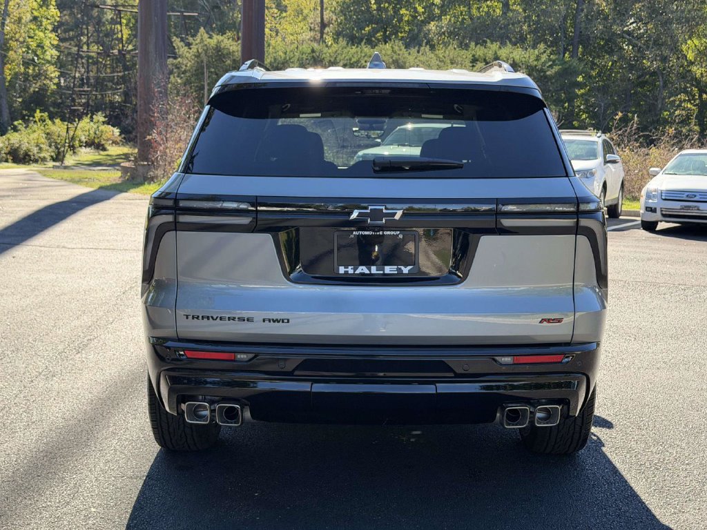 New 2027 Chevrolet Traverse RS w/ LPO, Floor Liner Package AWD/4WD image 21