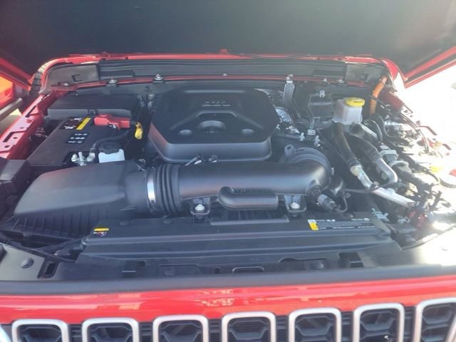 Used 2025 Jeep Wrangler Sahara 4xe image 17