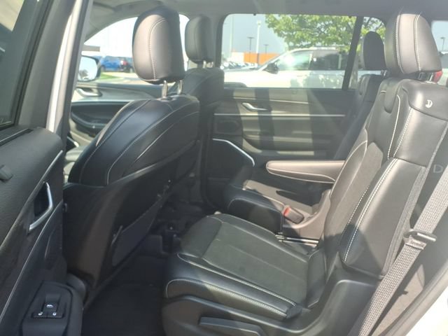 Certified 2022 Jeep Grand Cherokee L Limited w/ Luxury Tech Group II AWD/4WD image 14
