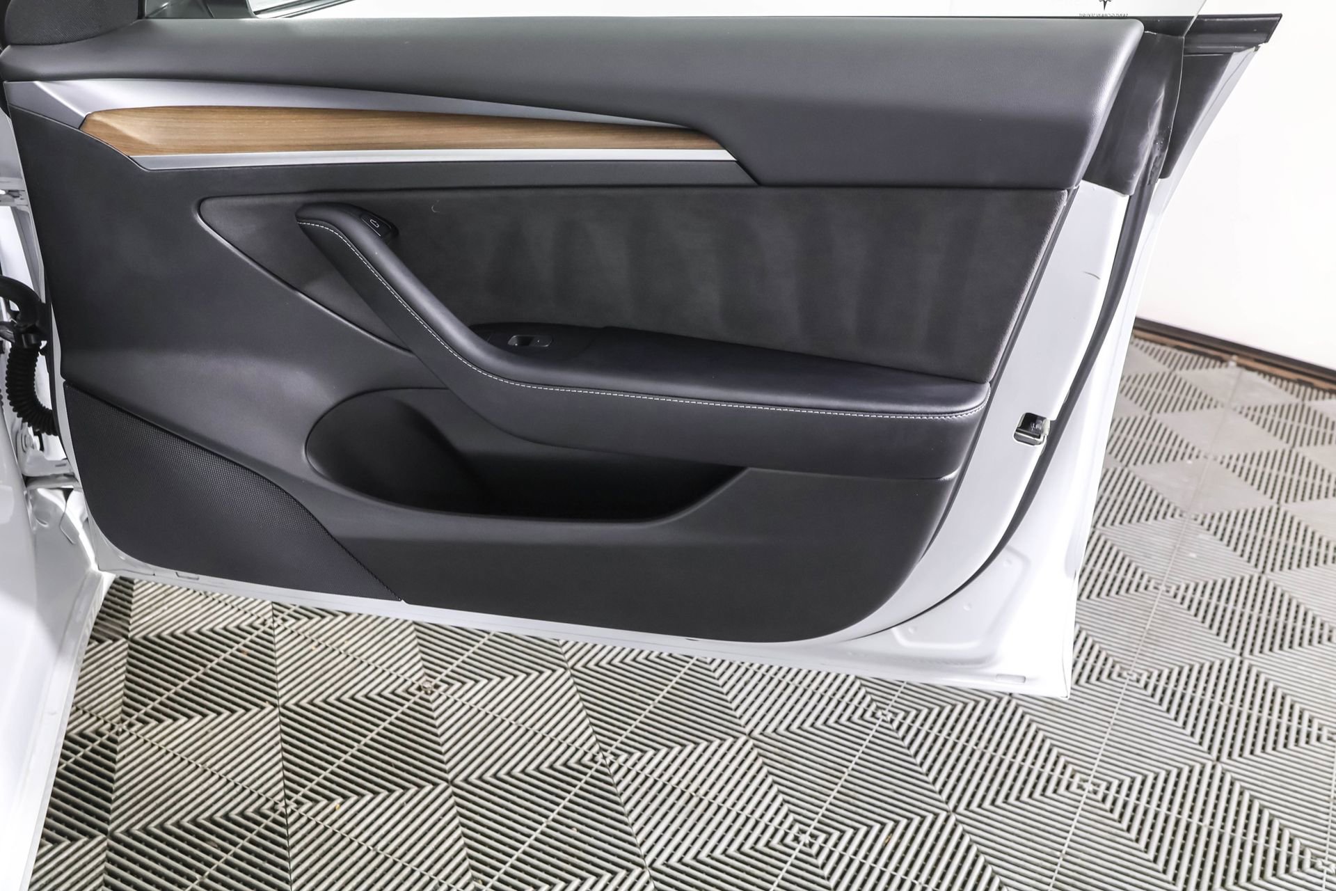 Used 2021 Tesla Model 3 Standard Range Plus image 46