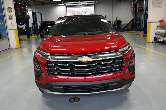 New 2026 Chevrolet Equinox LT image 2