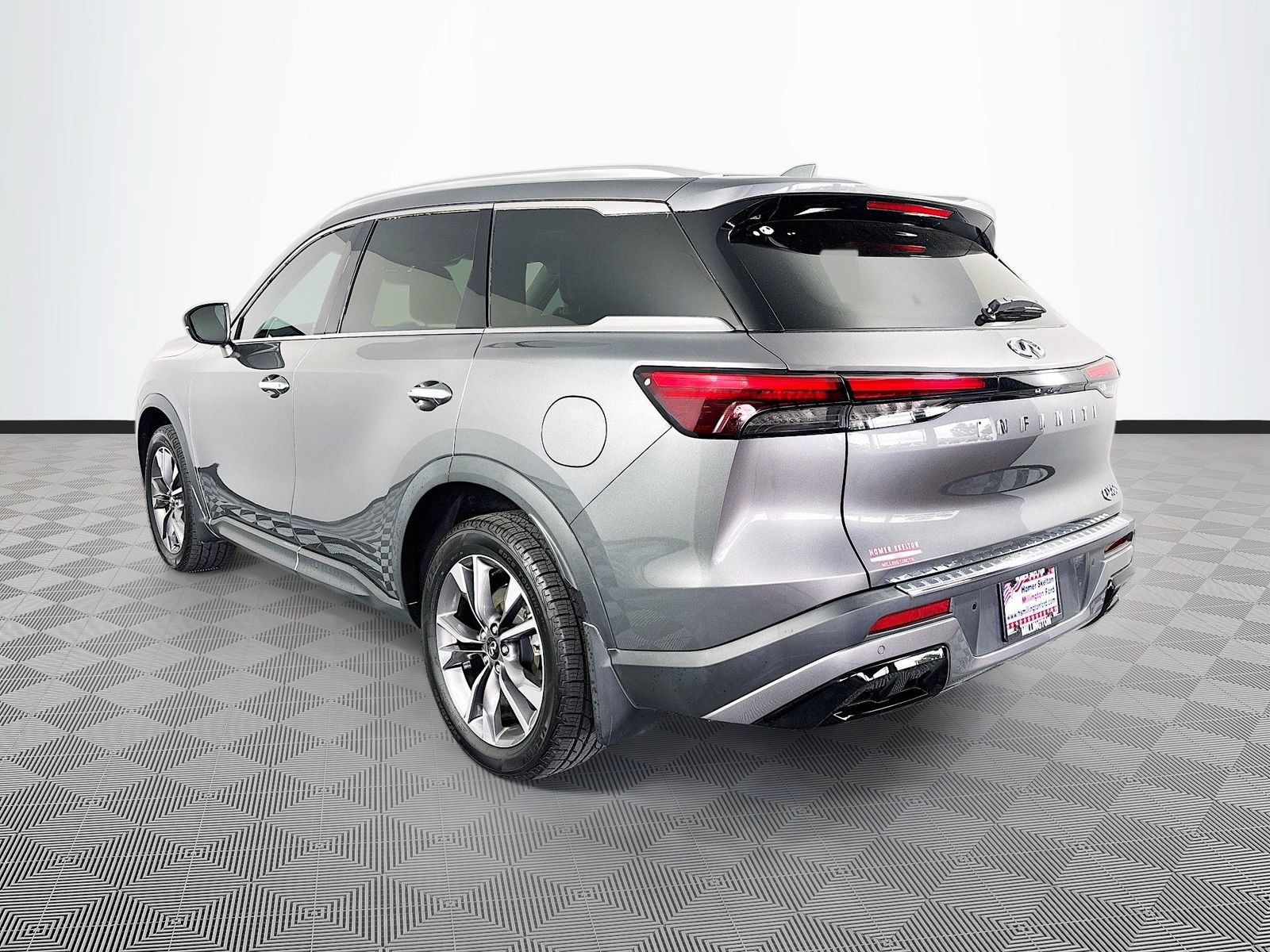 Used 2023 INFINITI QX60 Luxe w/ Performance Audio Package FWD image 5