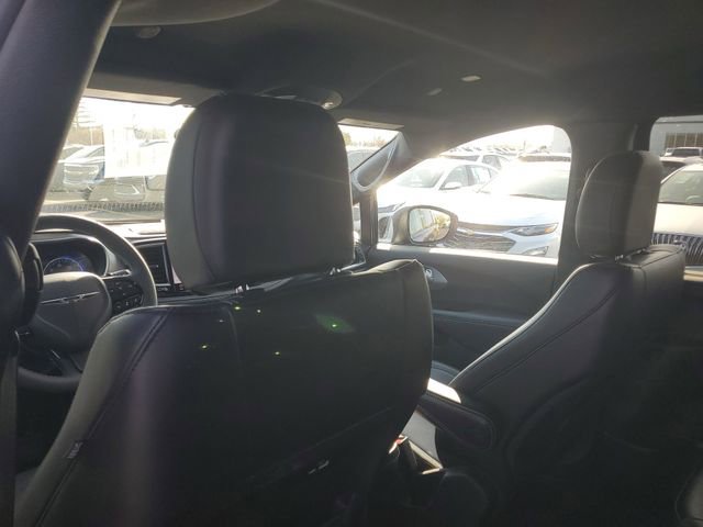 Used 2023 Chrysler Pacifica Touring-L w/ S Appearance Package AWD/4WD image 12