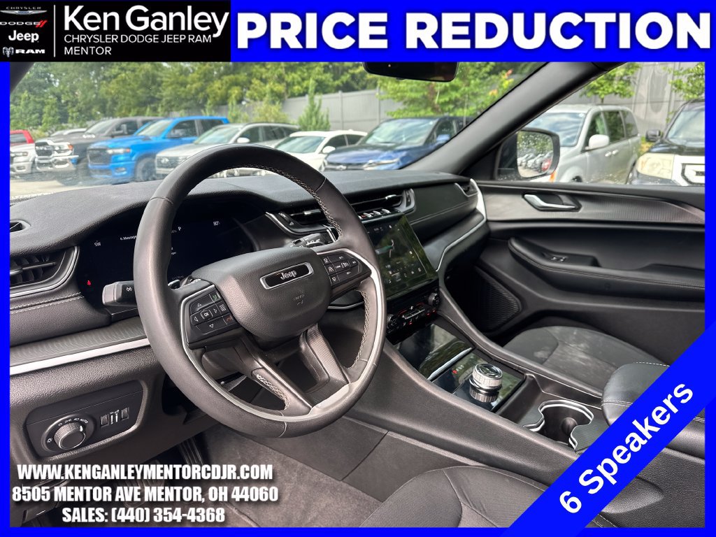 Used 2025 Jeep Grand Cherokee Laredo AWD/4WD image 20