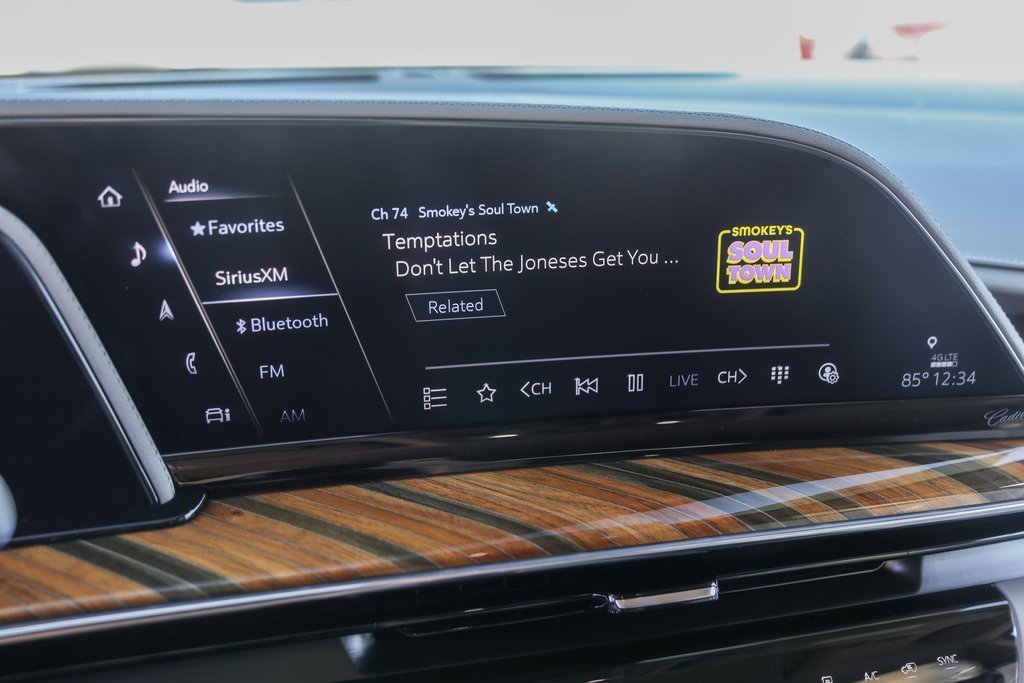 Used 2024 Cadillac Escalade Premium Luxury Platinum w/ Heavy-Duty Trailer Package image 29