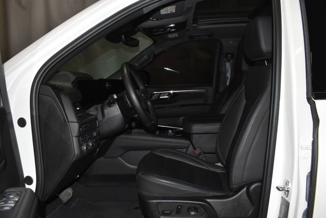 Used 2025 Chevrolet Tahoe Z71 w/ Z71 Off-Road Package image 12