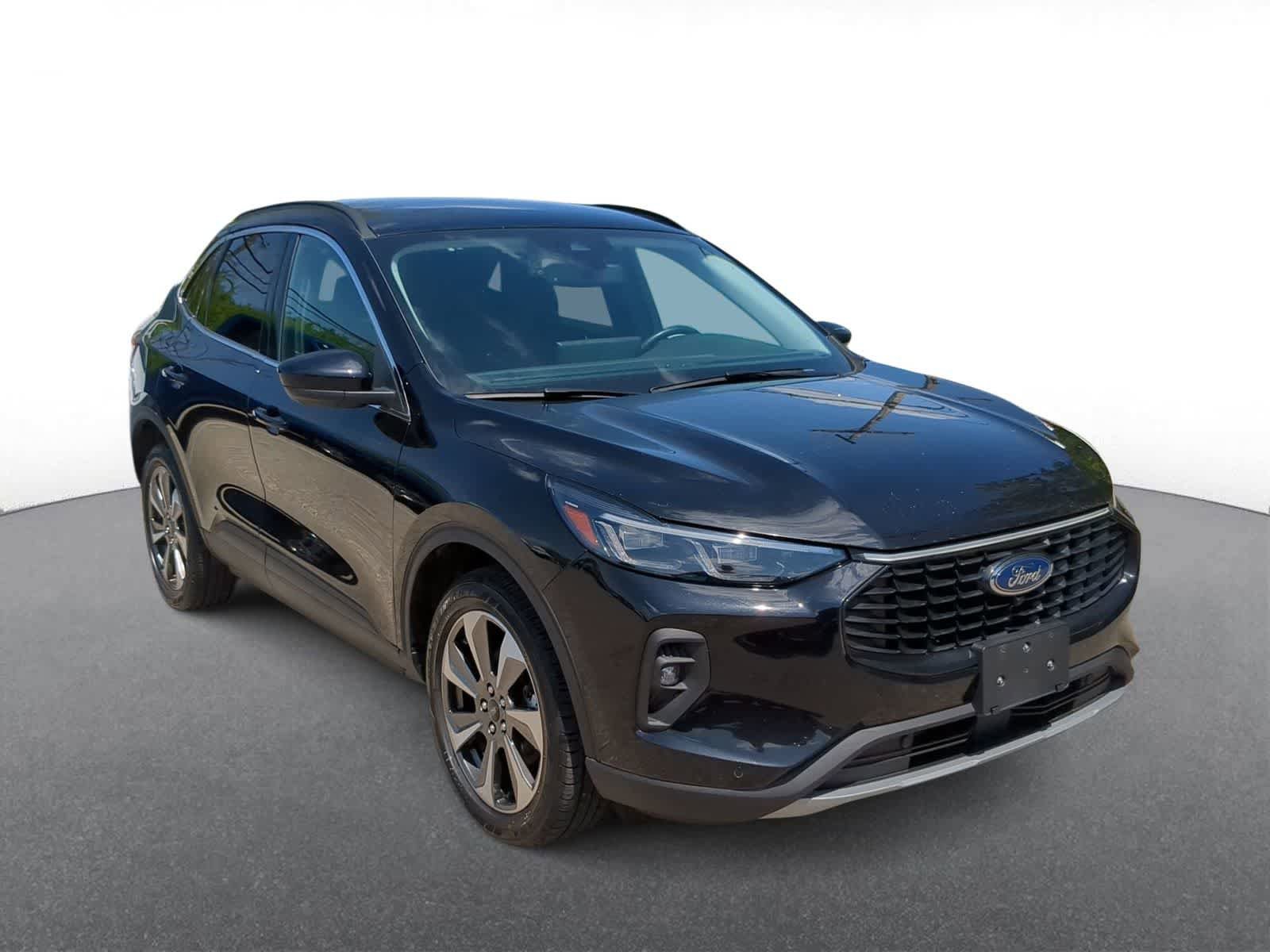 Used 2024 Ford Escape Platinum AWD/4WD image 2