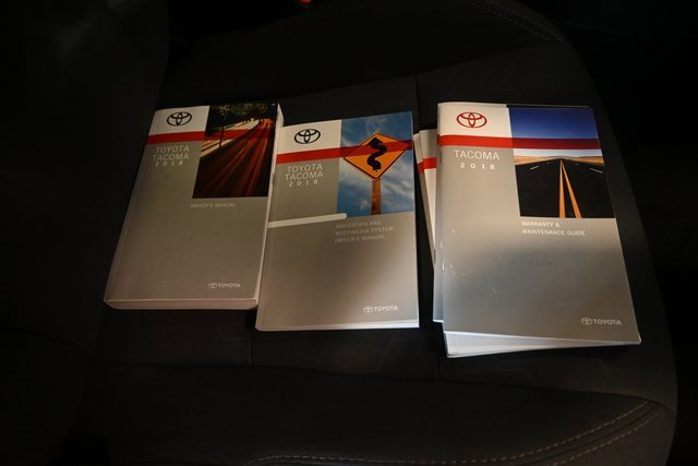 Used 2018 Toyota Tacoma TRD Off-Road image 24