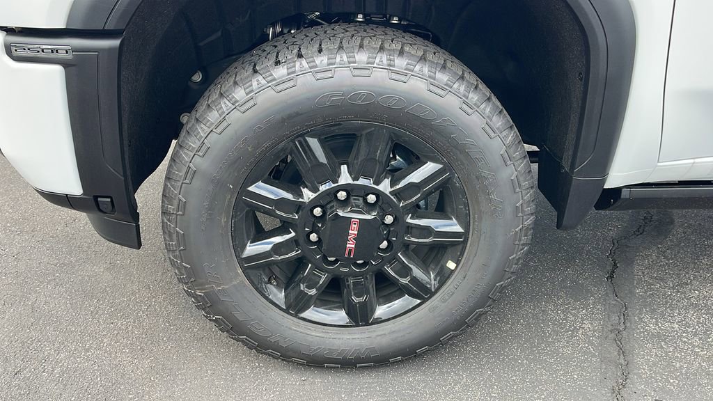 New 2026 GMC Sierra 2500 AT4 w/ AT4 Premium Plus Package image 9