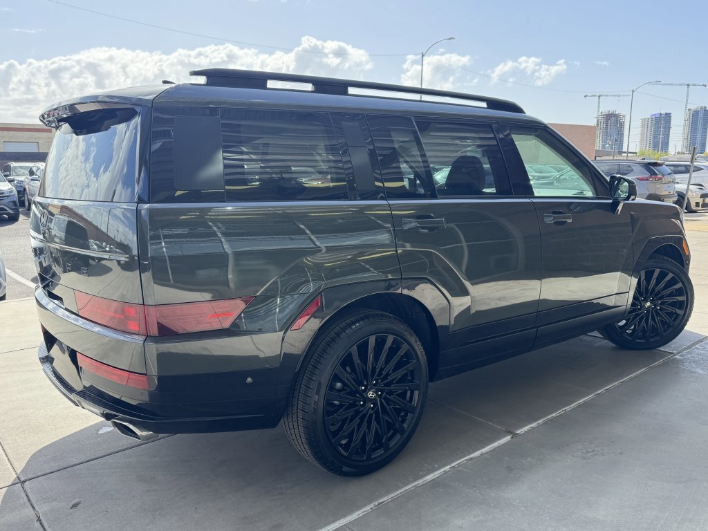 Used 2024 Hyundai Santa Fe Calligraphy image 4