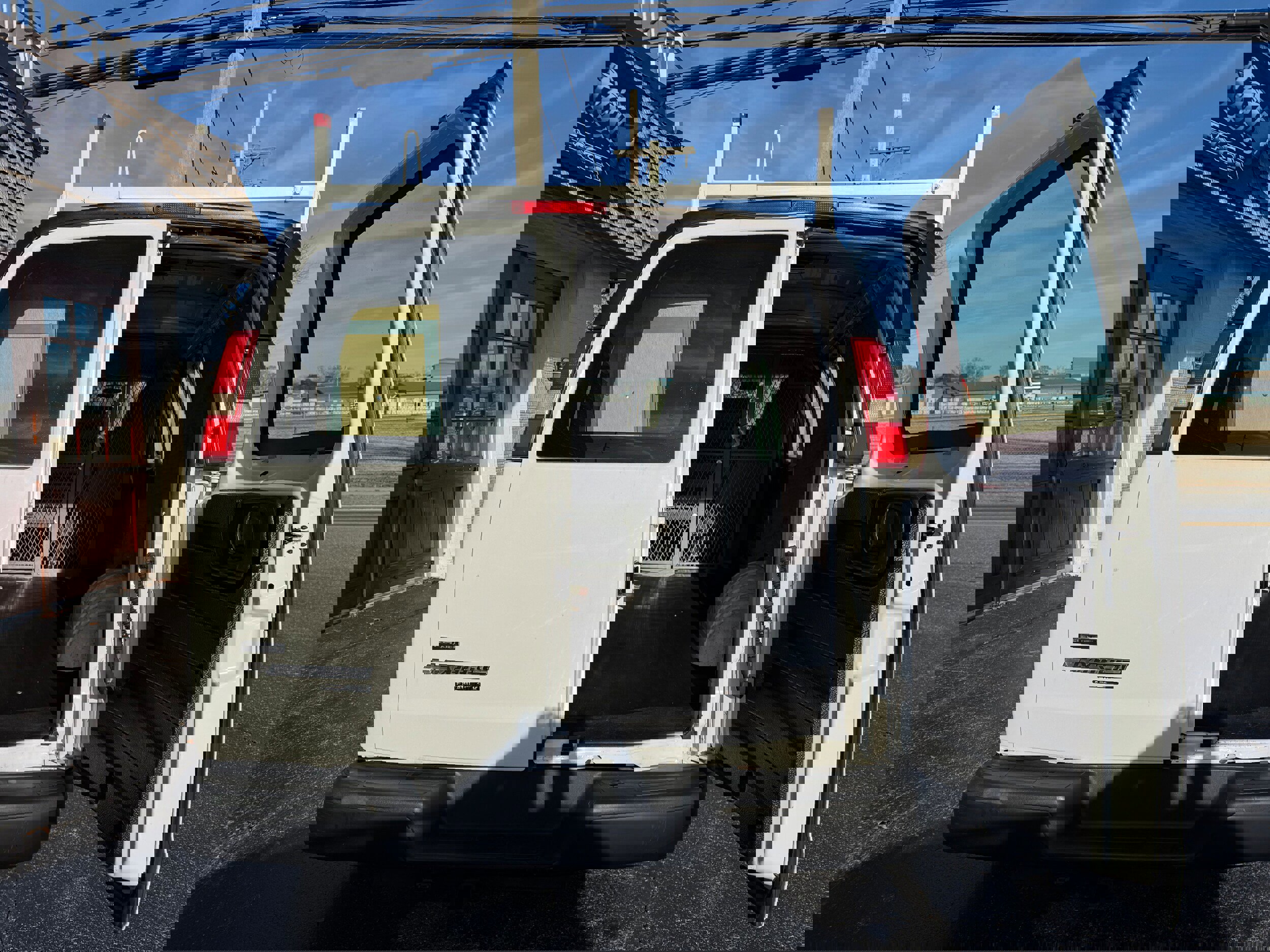 Used 2012 Chevrolet Express 3500 image 26