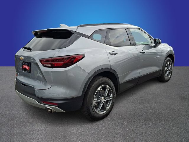 Used 2025 Chevrolet Blazer LT w/ Sound & Technology Package FWD image 5