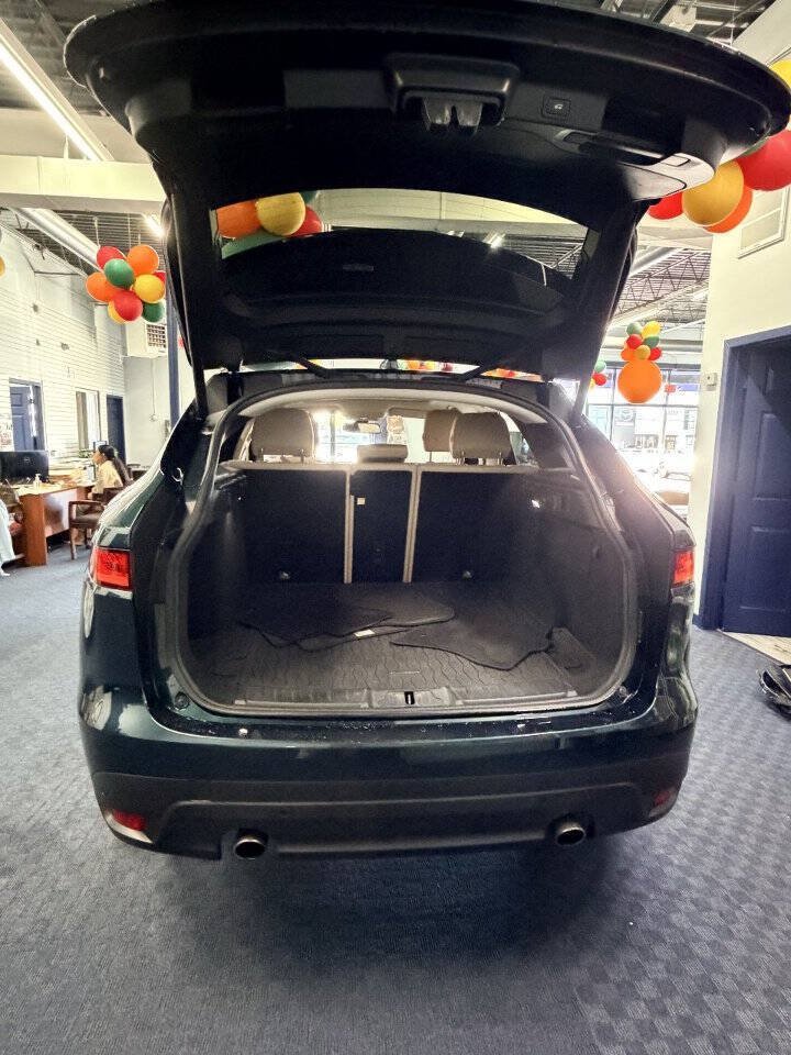 Used 2018 Jaguar F-PACE Premium AWD/4WD image 10