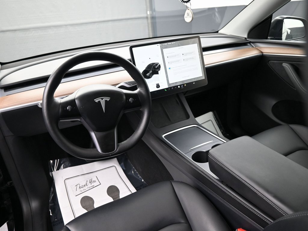 Used 2025 Tesla Model Y Long Range image 9