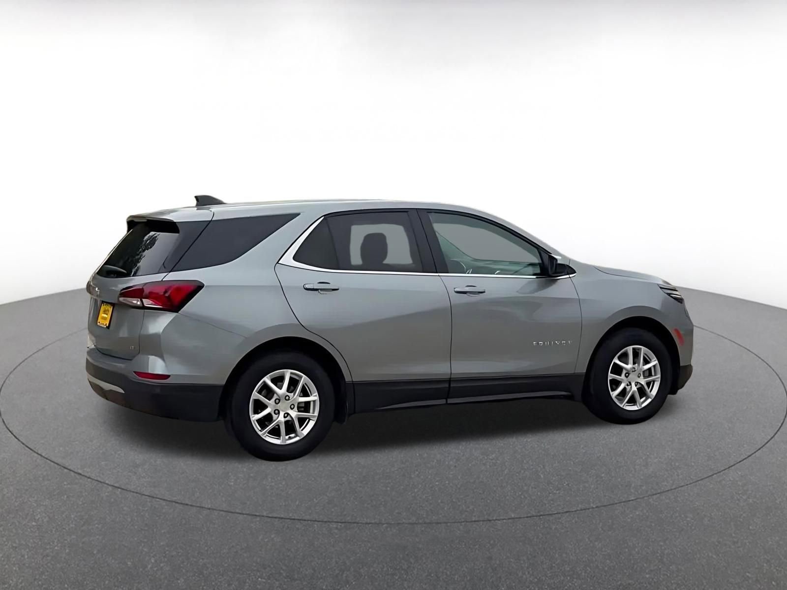 Used 2024 Chevrolet Equinox LT FWD image 14