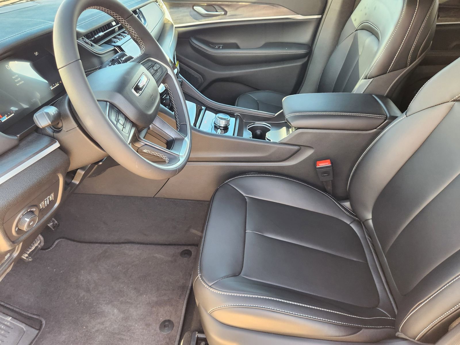 New 2025 Jeep Grand Cherokee Limited image 12