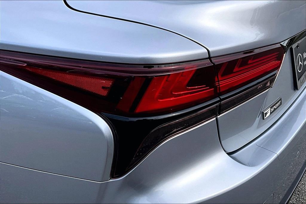 Used 2021 Lexus LS 500 F Sport w/ Accessory Package (Z2) image 20
