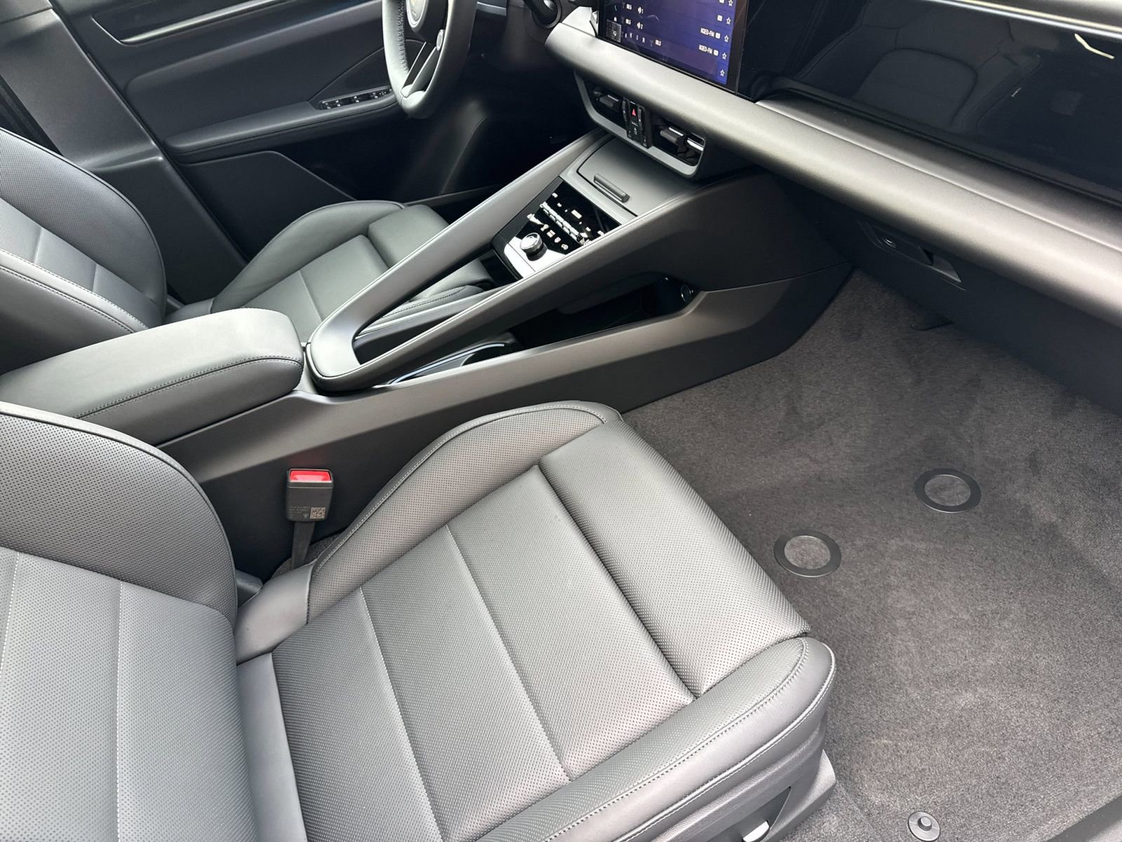 New 2026 Porsche Macan 4S Electric image 17