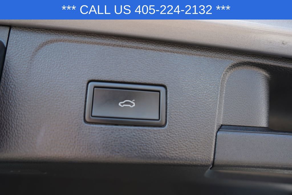 Used 2025 Volkswagen Atlas SE image 31