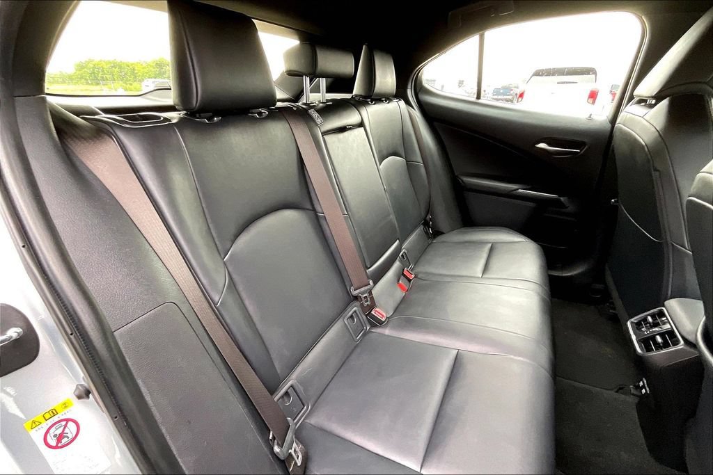 Used 2019 Lexus UX 200 w/ Premium Package FWD image 22