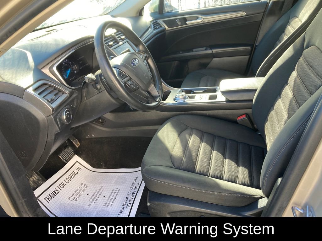 Used 2019 Ford Fusion SE image 12