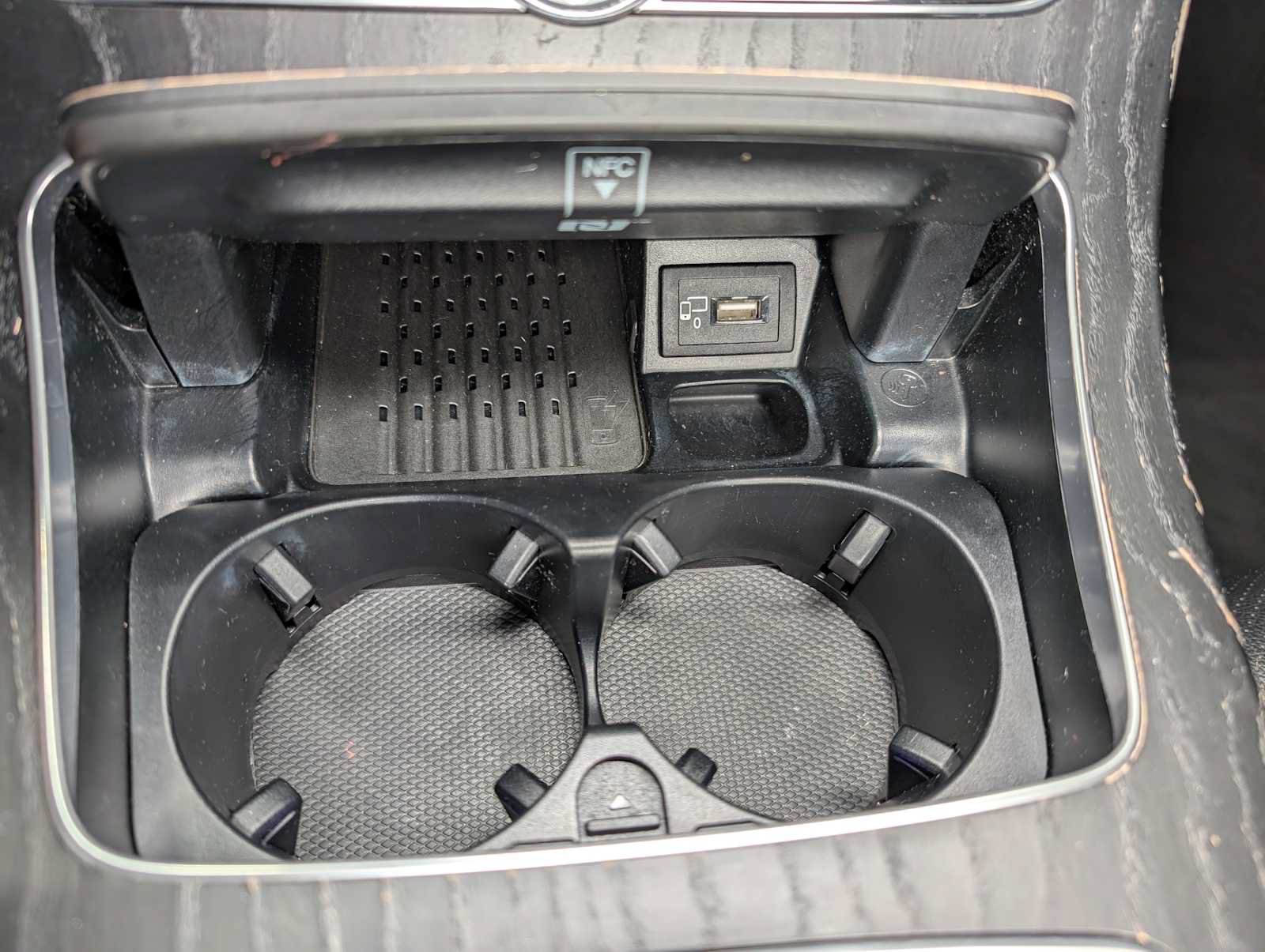Certified 2019 Mercedes-Benz E 300 4MATIC image 29