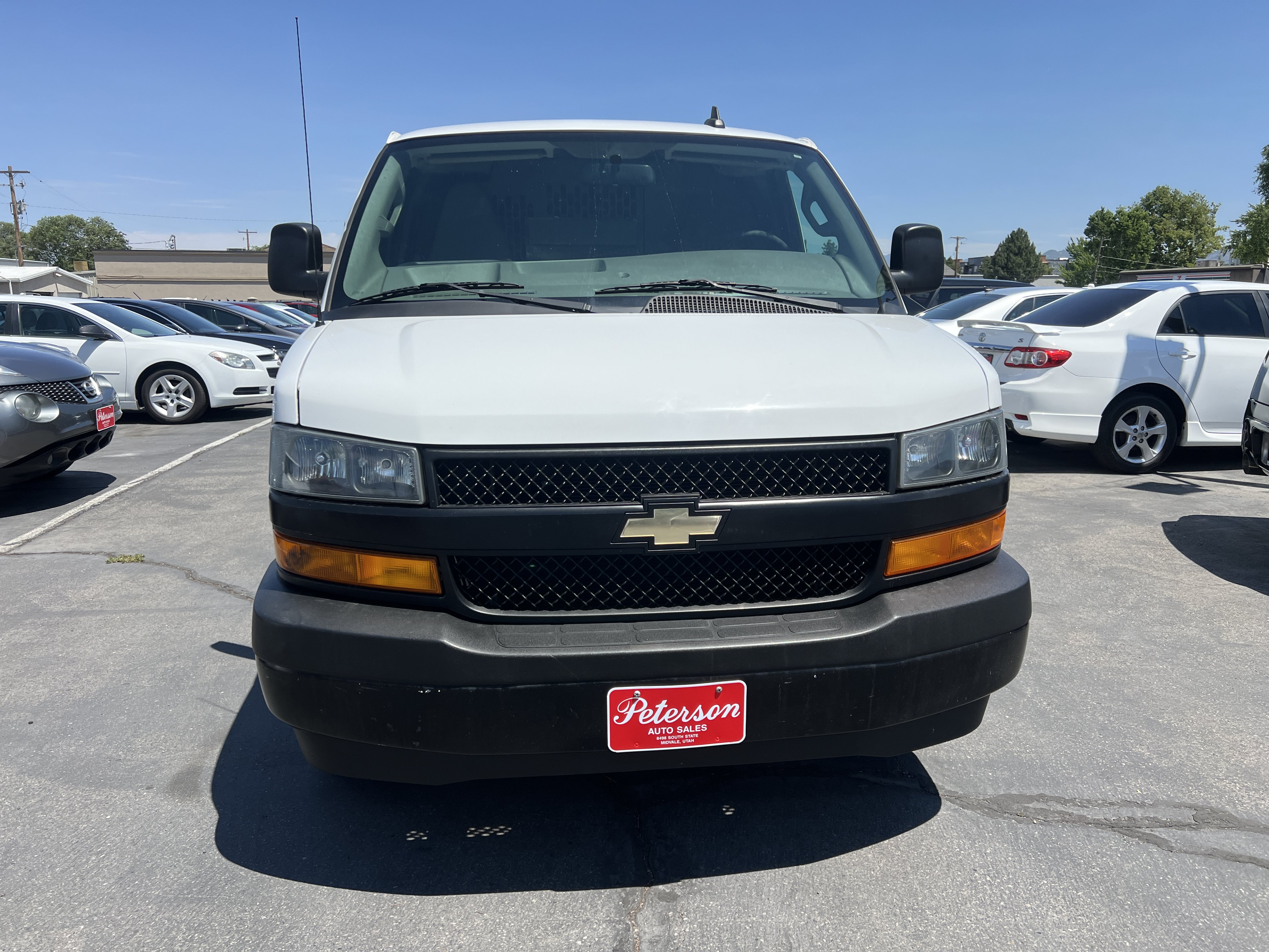 Used 2019 Chevrolet Express 2500 Extended RWD image 3