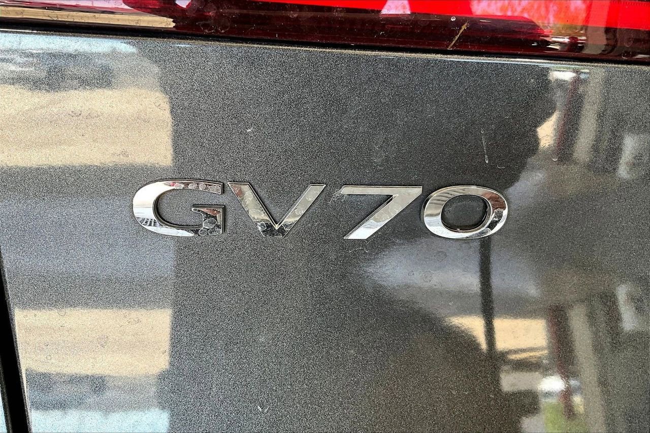 Used 2023 Genesis GV70 2.5T w/ Sport Prestige Package image 9