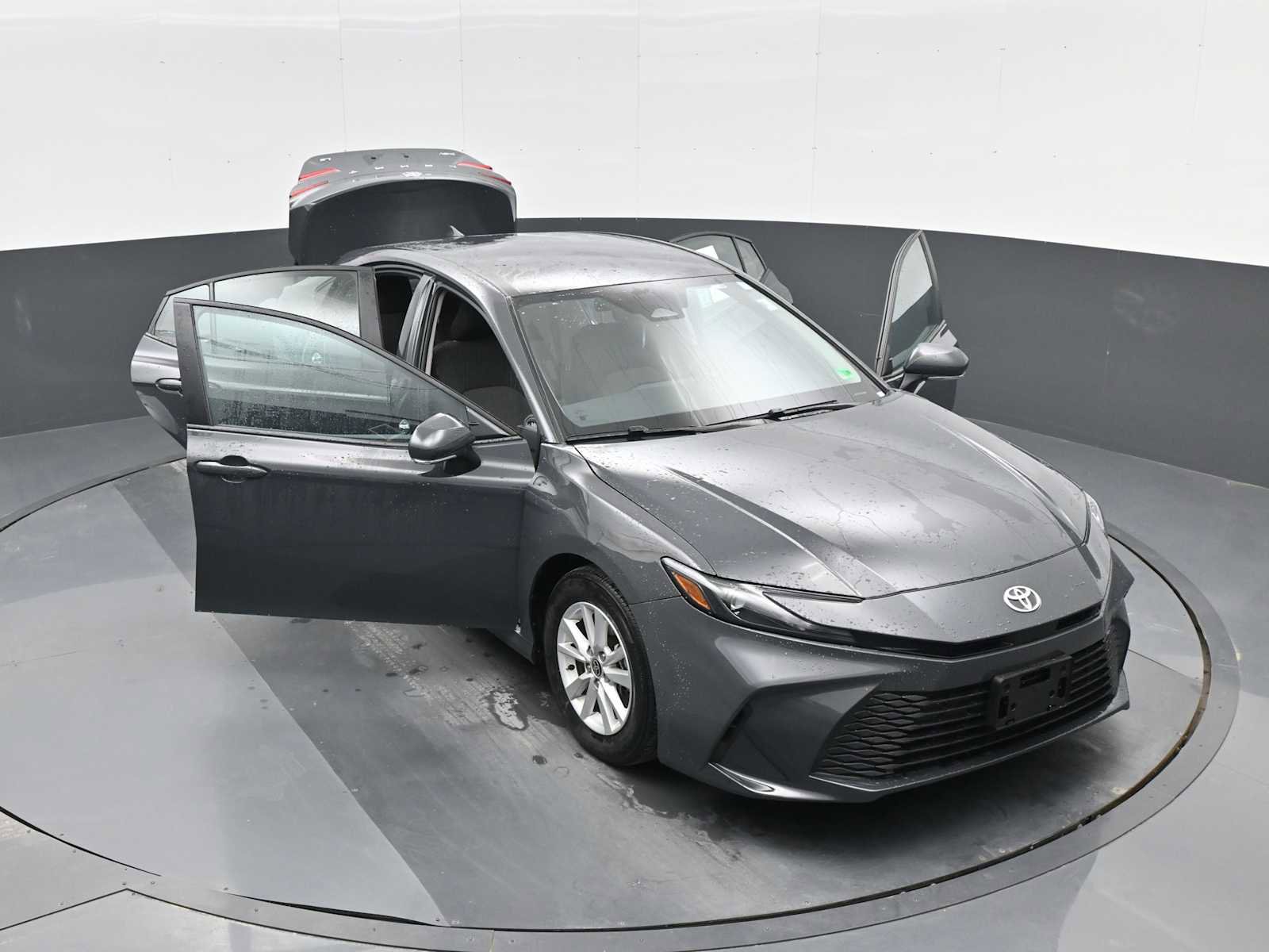 Used 2025 Toyota Camry LE image 38