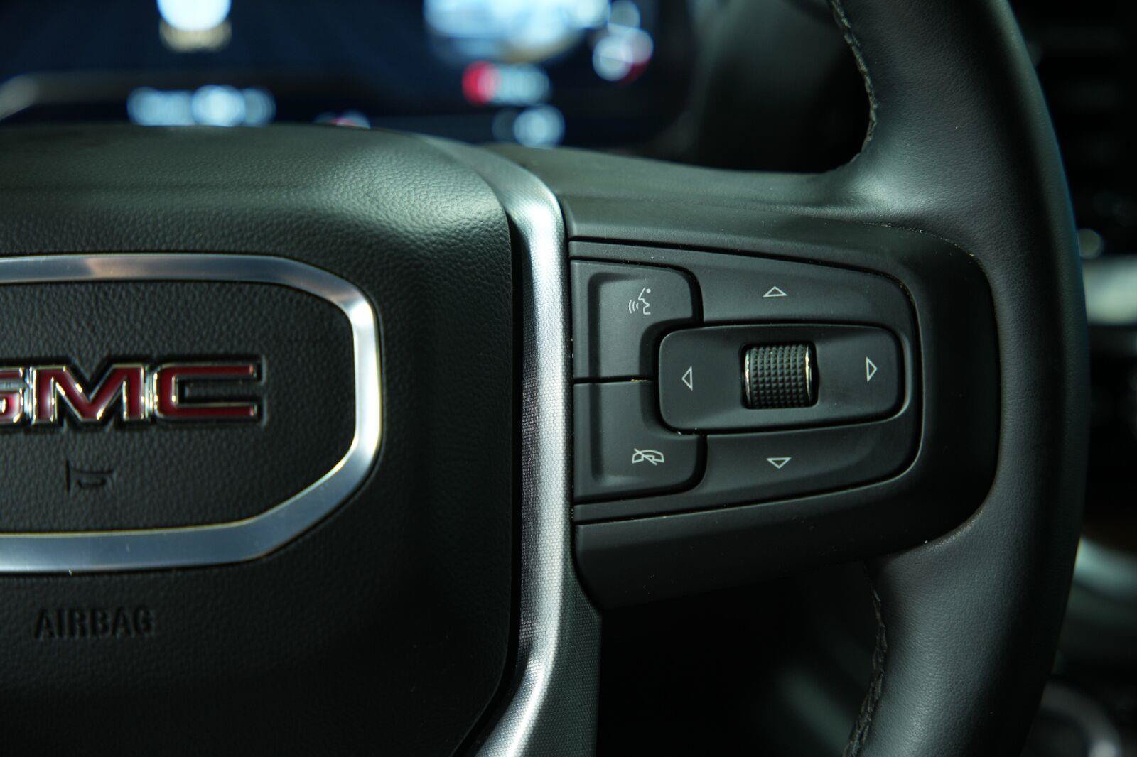 Used 2025 GMC Sierra 1500 SLT AWD/4WD image 46