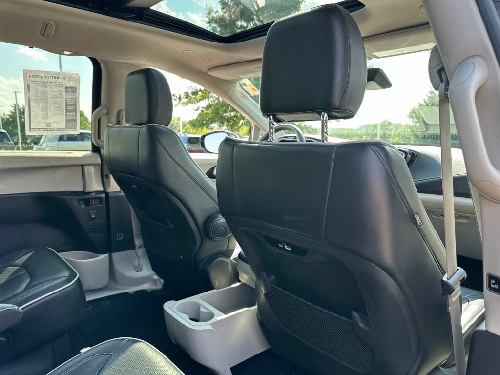 Used 2023 Chrysler Pacifica Limited FWD image 31