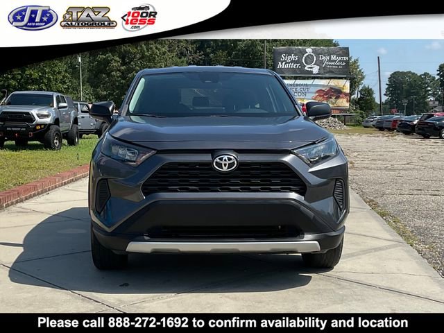 Used 2022 Toyota RAV4 LE image 2